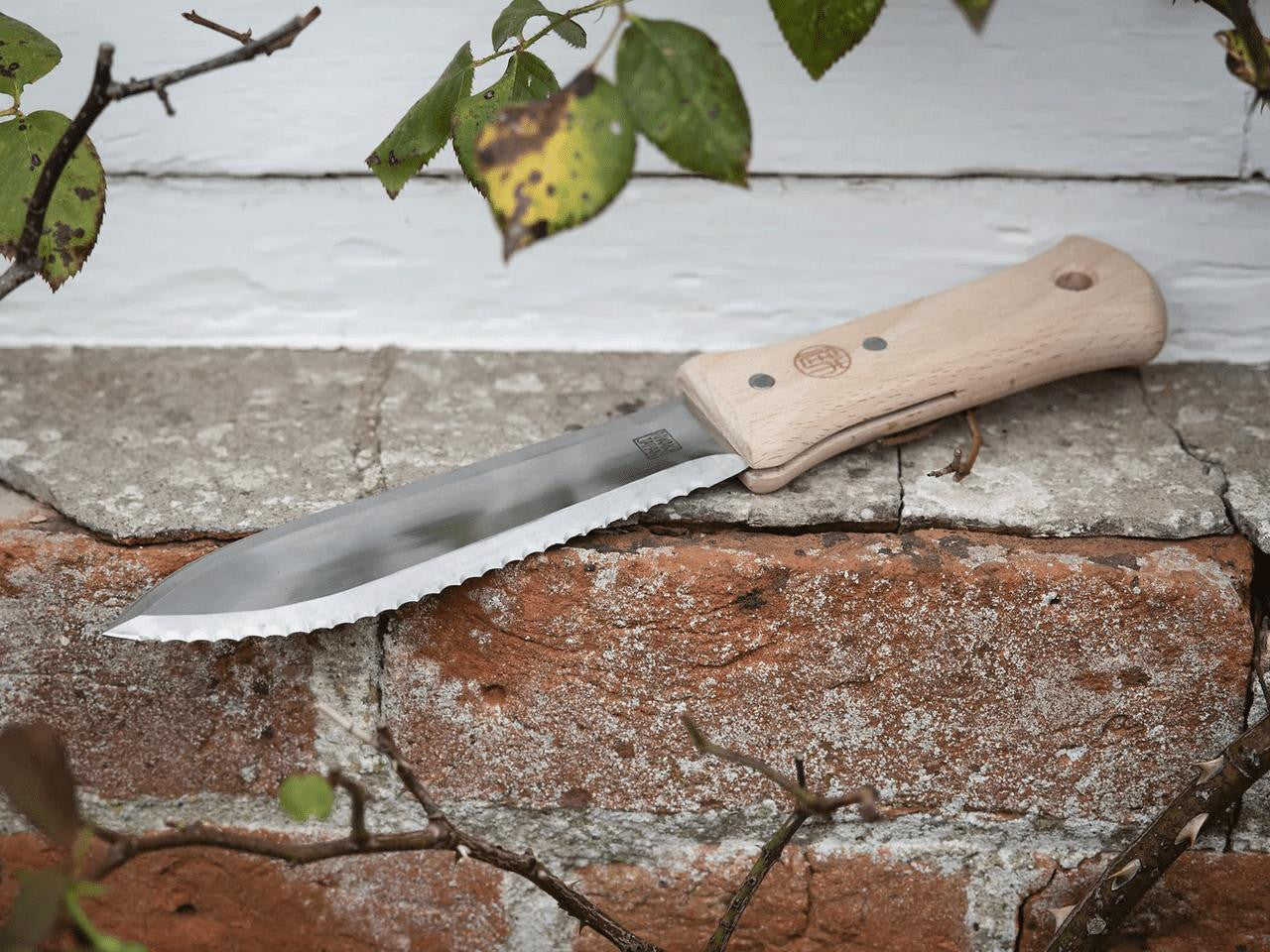 How to Use a Hori Hori Knife: The One Tool That Does Almost Everything