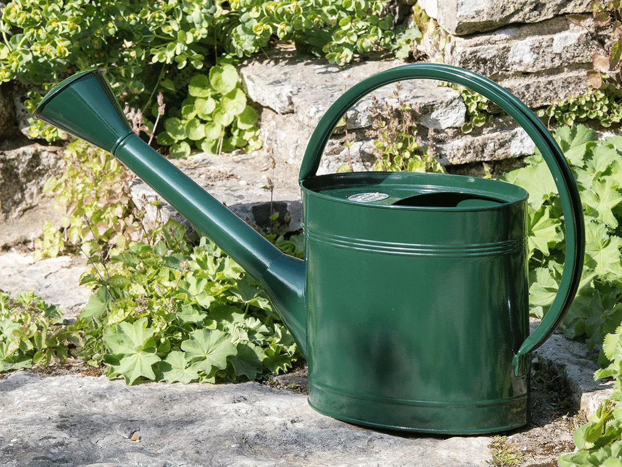 Stone 5-litre Burgon & Ball Waterfall Watering Can with a curved spout for easy watering and a comfortable handle.