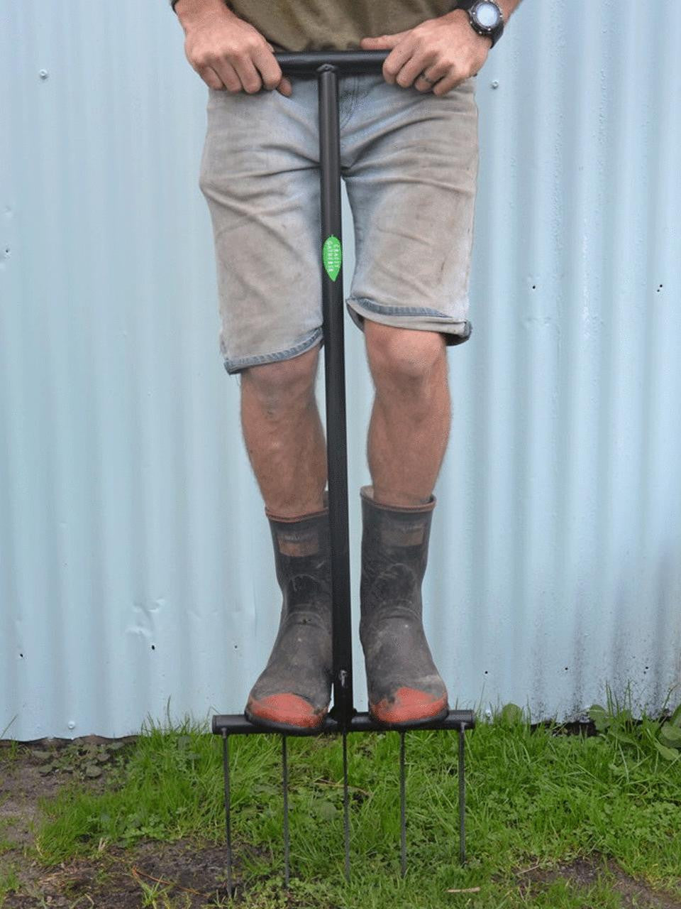 Crafty Gatherer Forksta in 850mm and 950mm lengths, featuring a sturdy design with wooden handle and metal fork tines.