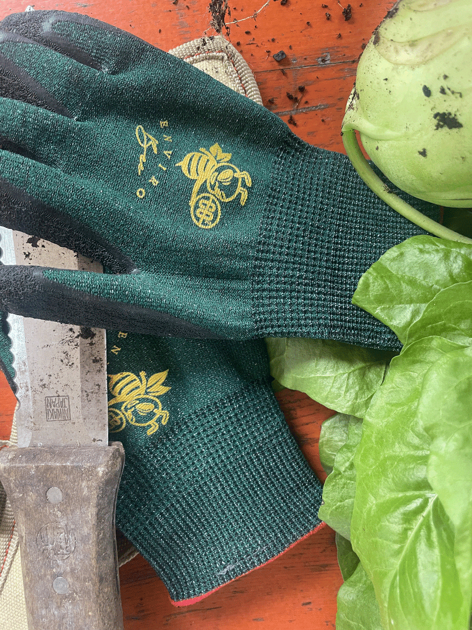 Garden Keepers Enviro Bee Gloves, lightweight protective gardening gloves with durable material and adjustable wrist straps.