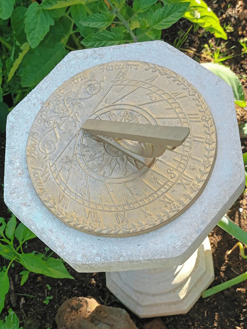 Brass Sundial 200mm with classic design and engraved hour markings for garden decoration — Bugg