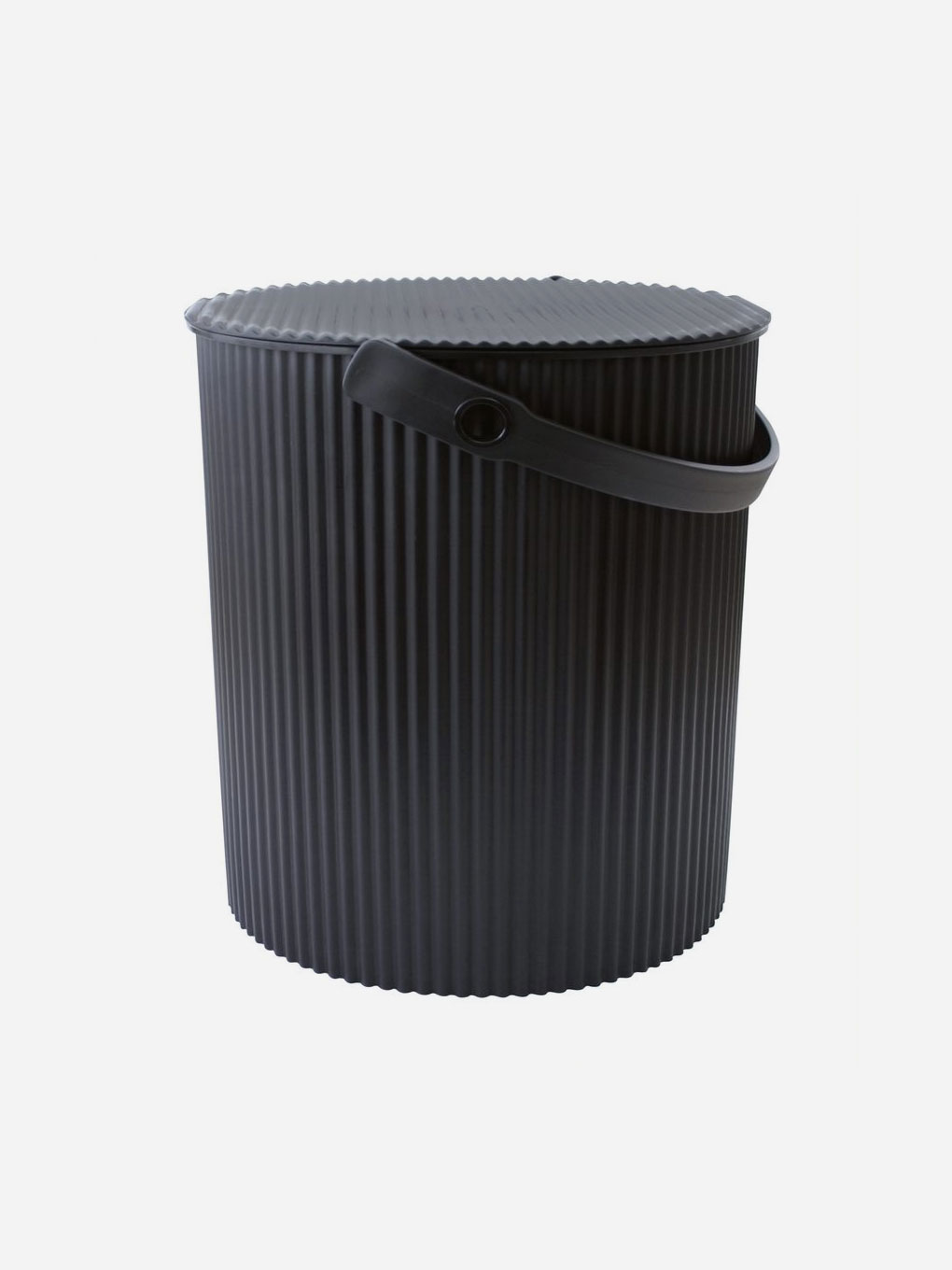 Hachiman Omnioutil Super Bucket in black, large size 20L, with three different sizes for versatile storage and handling.