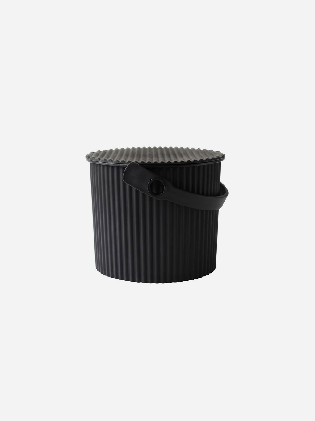 Hachiman Omnioutil Super Bucket in black, large 20L size, with a sturdy handle and durable plastic construction.