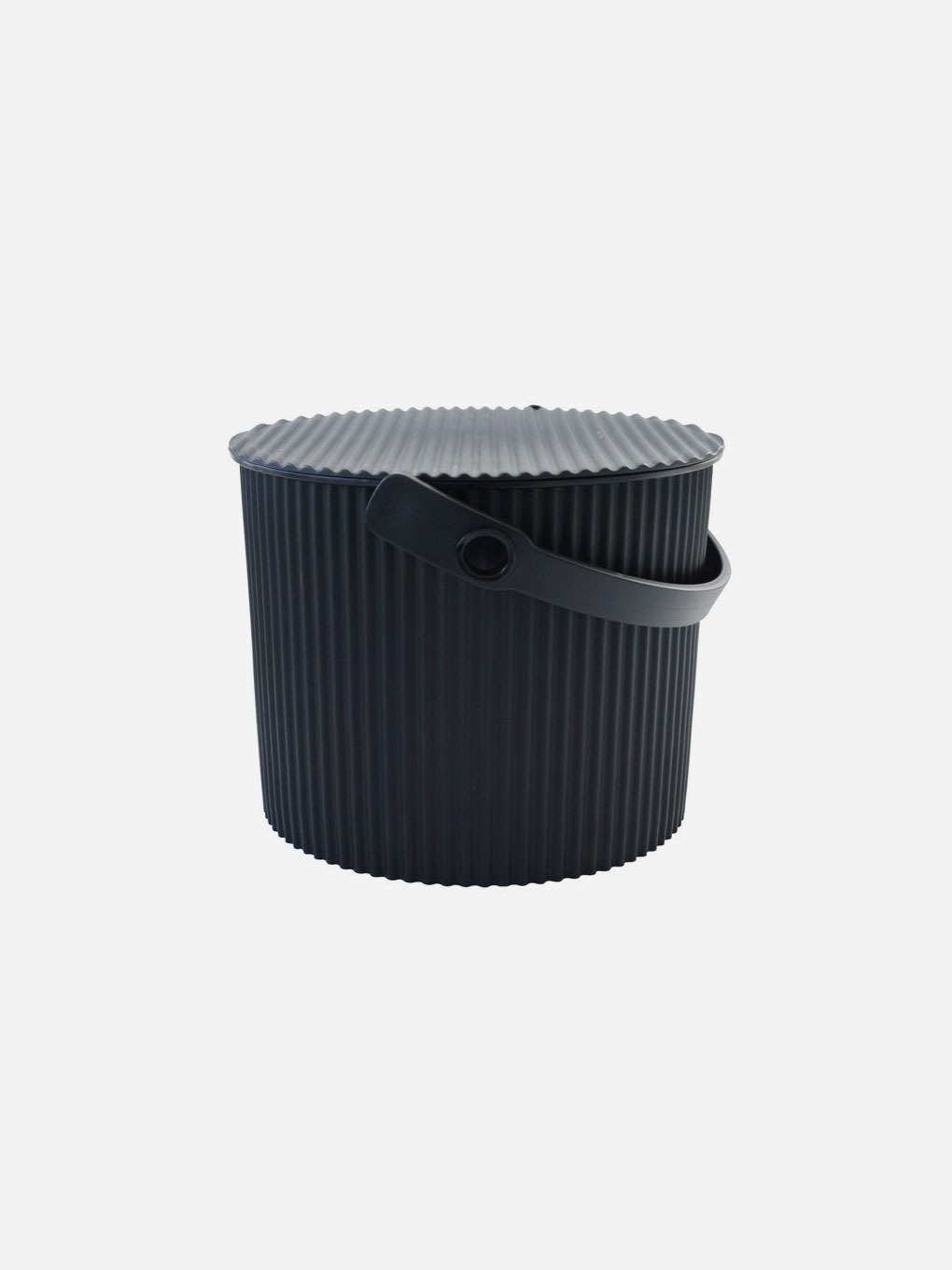 Hachiman Omnioutil Super Bucket in black, 20L size, durable plastic bucket with sturdy handle for heavy-duty use.