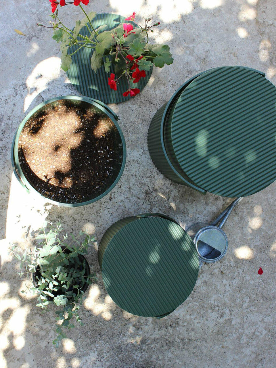 Green Omnioutil Super Bucket by Hachiman, available in small, 4-liter size, with sturdy handles and durable plastic construction.