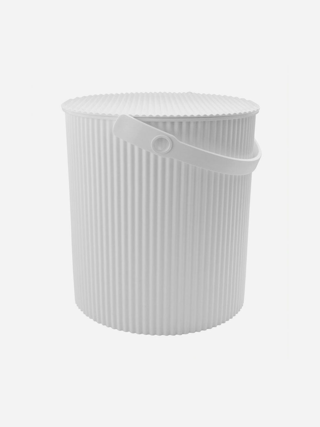 Hachiman Omnioutil Super Bucket in white, small size with 4-liter capacity, featuring sturdy plastic construction and ergonomic handle.