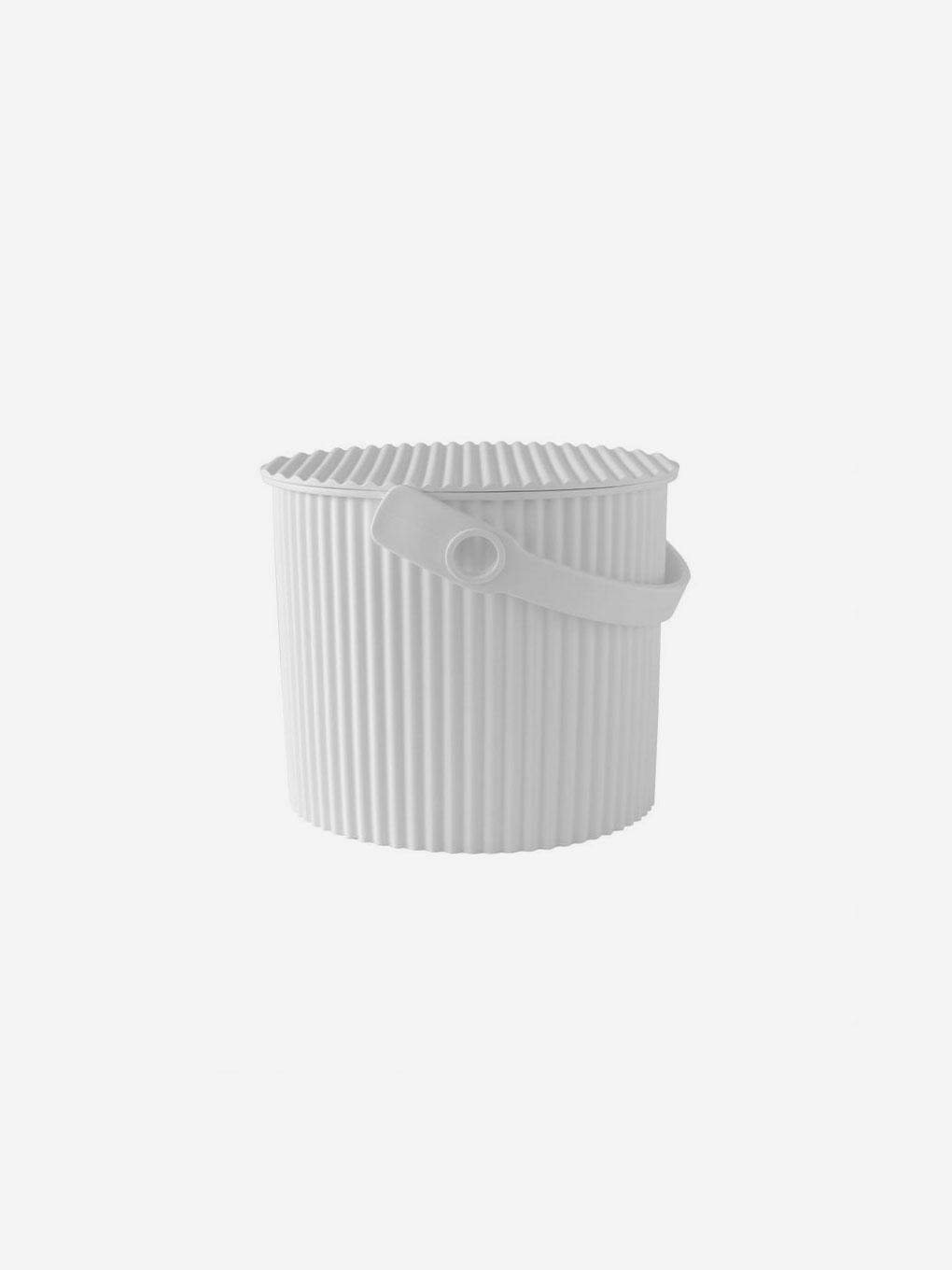 Hachiman Omnioutil Super Bucket in white, small size, 4-liter capacity, durable plastic construction for multipurpose use