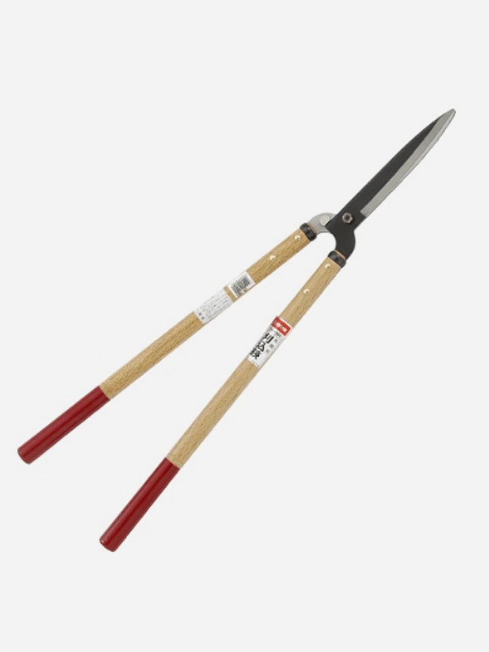 Kamaki Hedge Shears 550 with ergonomic handles for precise trimming and shaping of hedges and shrubs.