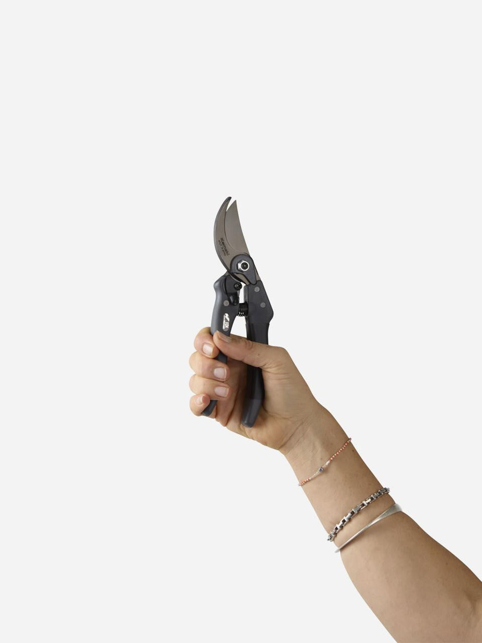 Kamaki Karmen Pruning Shear 882 with ergonomic handles, sharp blades, ideal for garden and shrub trimming.