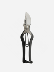 Ken-Katabami Bypass Secateur S200 with ergonomic handles for precise pruning and cutting of branches in gardening.