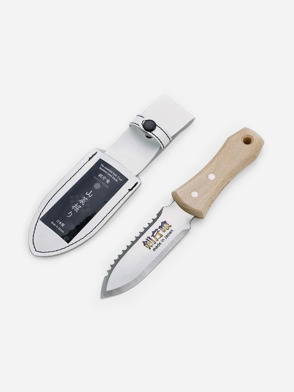 Ken-Katabami Hori Hori garden tool set with small and standard sizes, featuring durable blades and ergonomic handles.