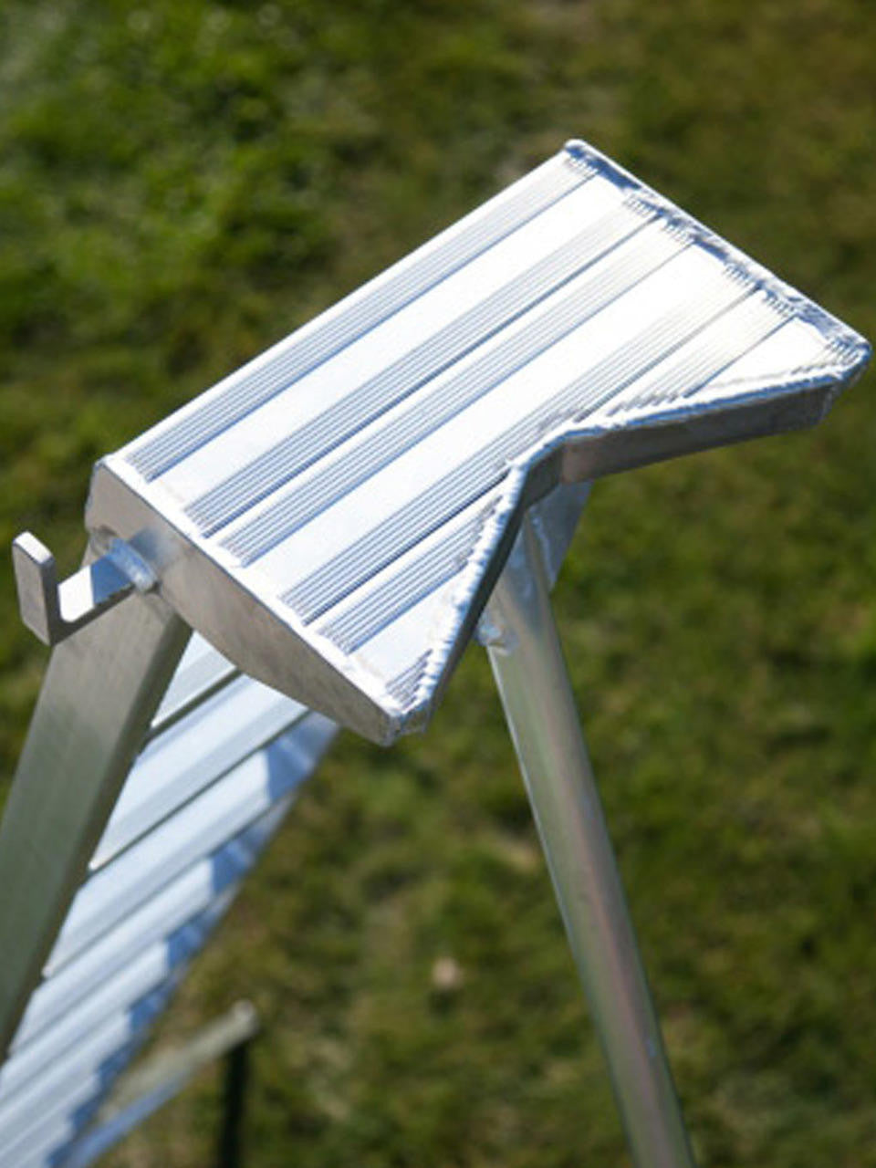 Landquip Allite 7-foot ladder with straight top step, lightweight aluminum construction, ideal for home and professional use.