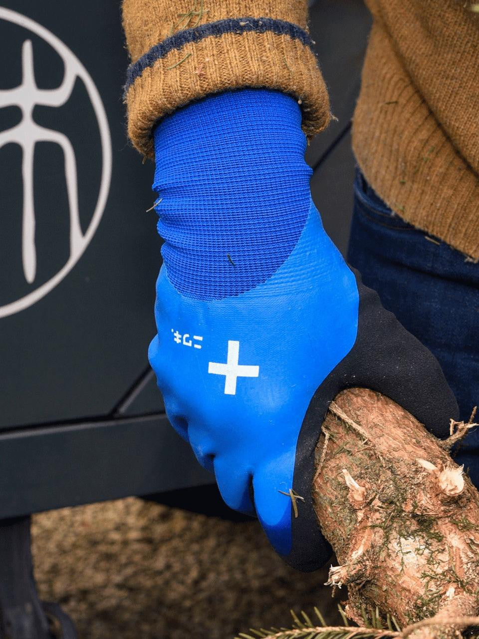 Niwaki extra-large winter gardening gloves, durable and insulated, designed for outdoor gardening in cold weather conditions.