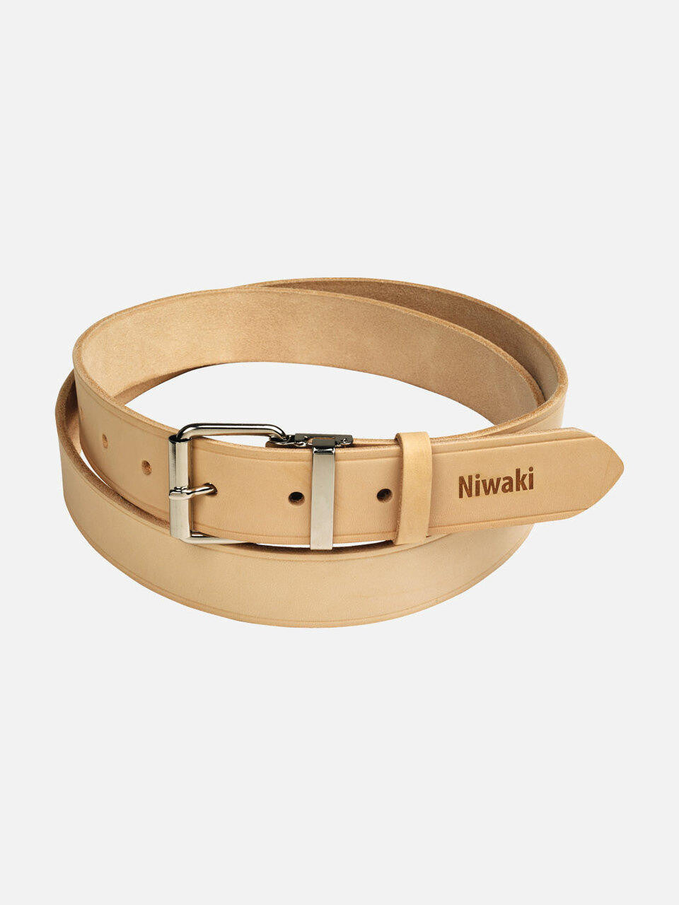 Niwaki tan leather belt with adjustable buckle, showcasing its classic design and smooth finish.