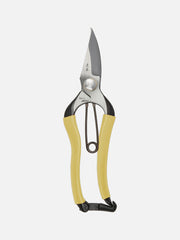 Niwaki GR Pro lightweight secateurs with ergonomic handles and sharp cutting blades for gardening and pruning tasks