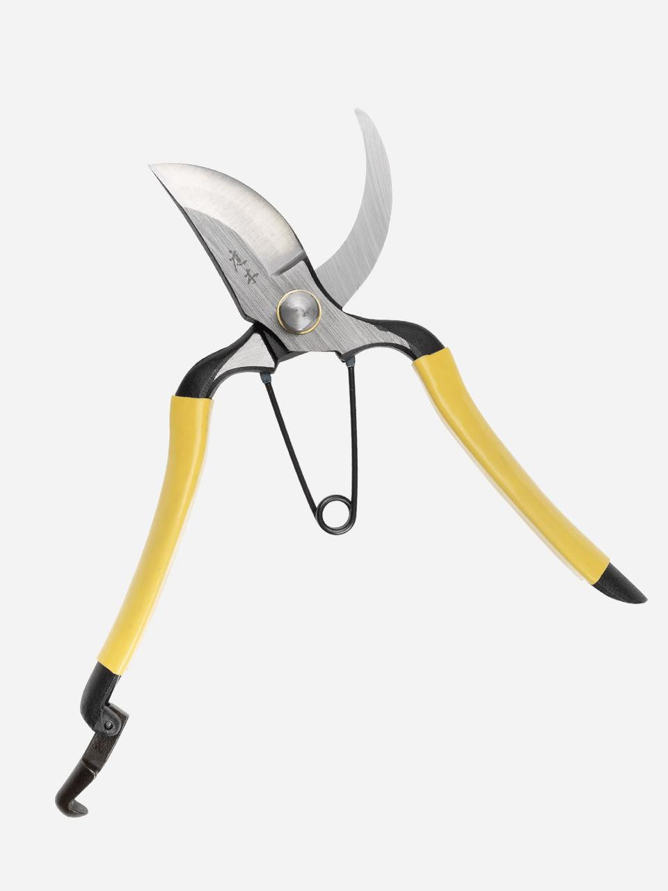 Niwaki Higurashi GR Secateurs with ergonomic handles and sharp blades for precise pruning and gardening tasks.