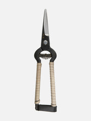 Niwaki Rattan Snips with ergonomic handles and sharp blades for precise cutting of rattan and gardening materials.